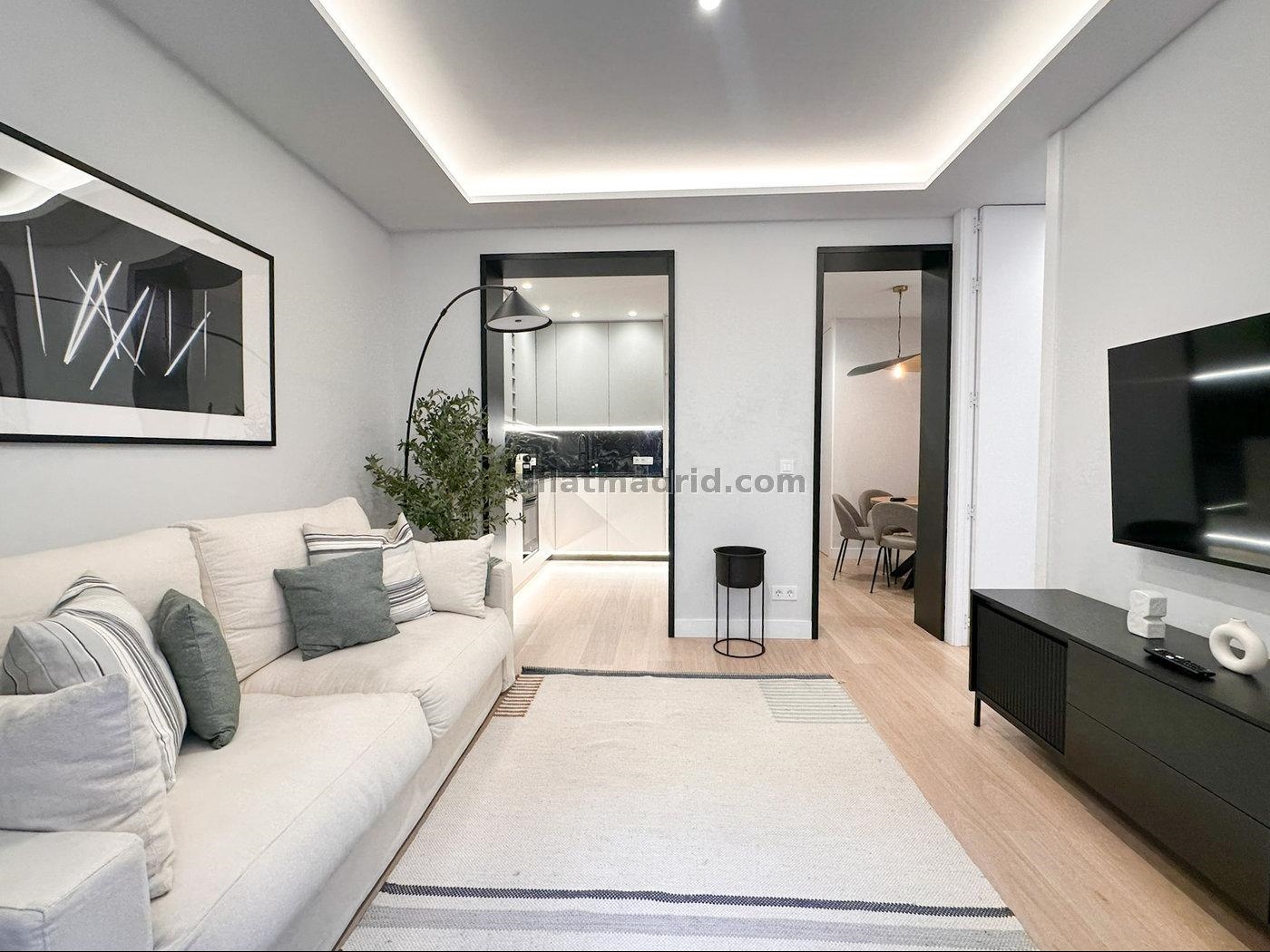 Apartamento Amplio en Centro de 3 Dormitorios #1999 en Madrid