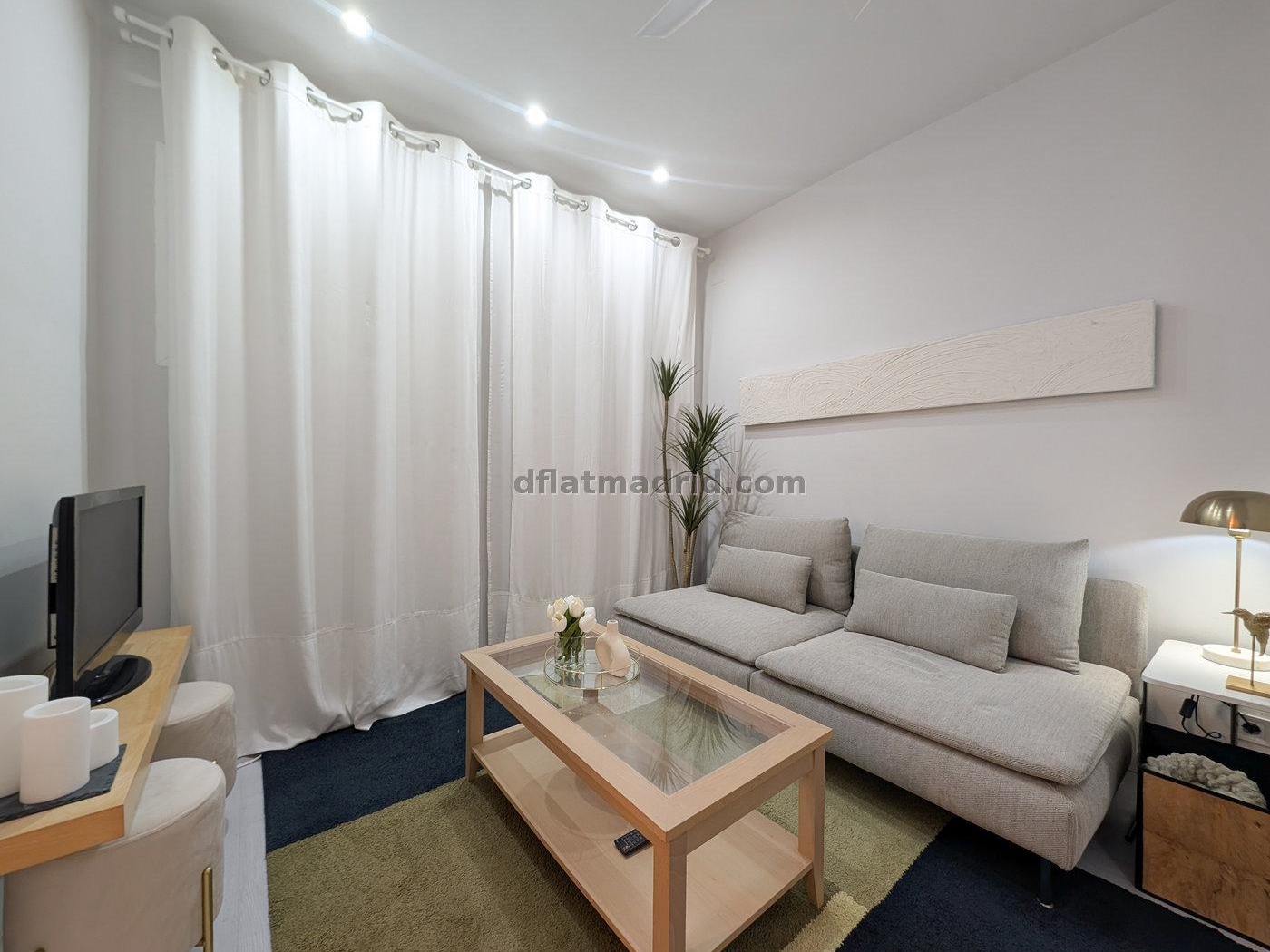 Apartamento Tranquilo en Salamanca de 2 Dormitorios #2002 en Madrid
