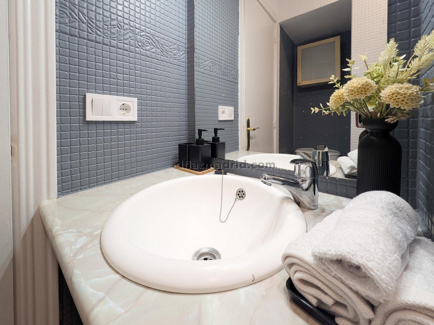 Apartamento Tranquilo en Salamanca de 2 Dormitorios #2002 en Madrid