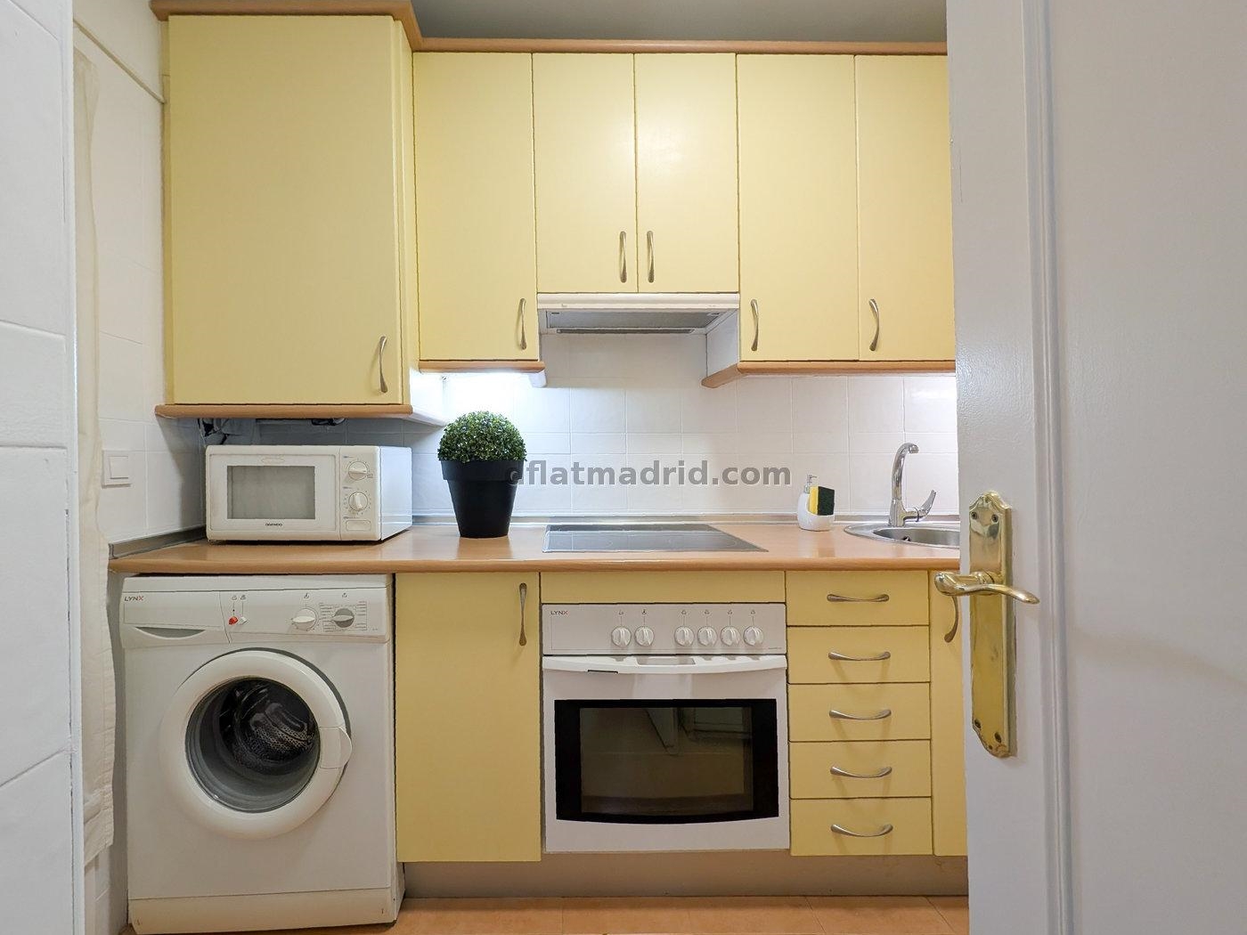 Apartamento Tranquilo en Salamanca de 2 Dormitorios #2002 en Madrid