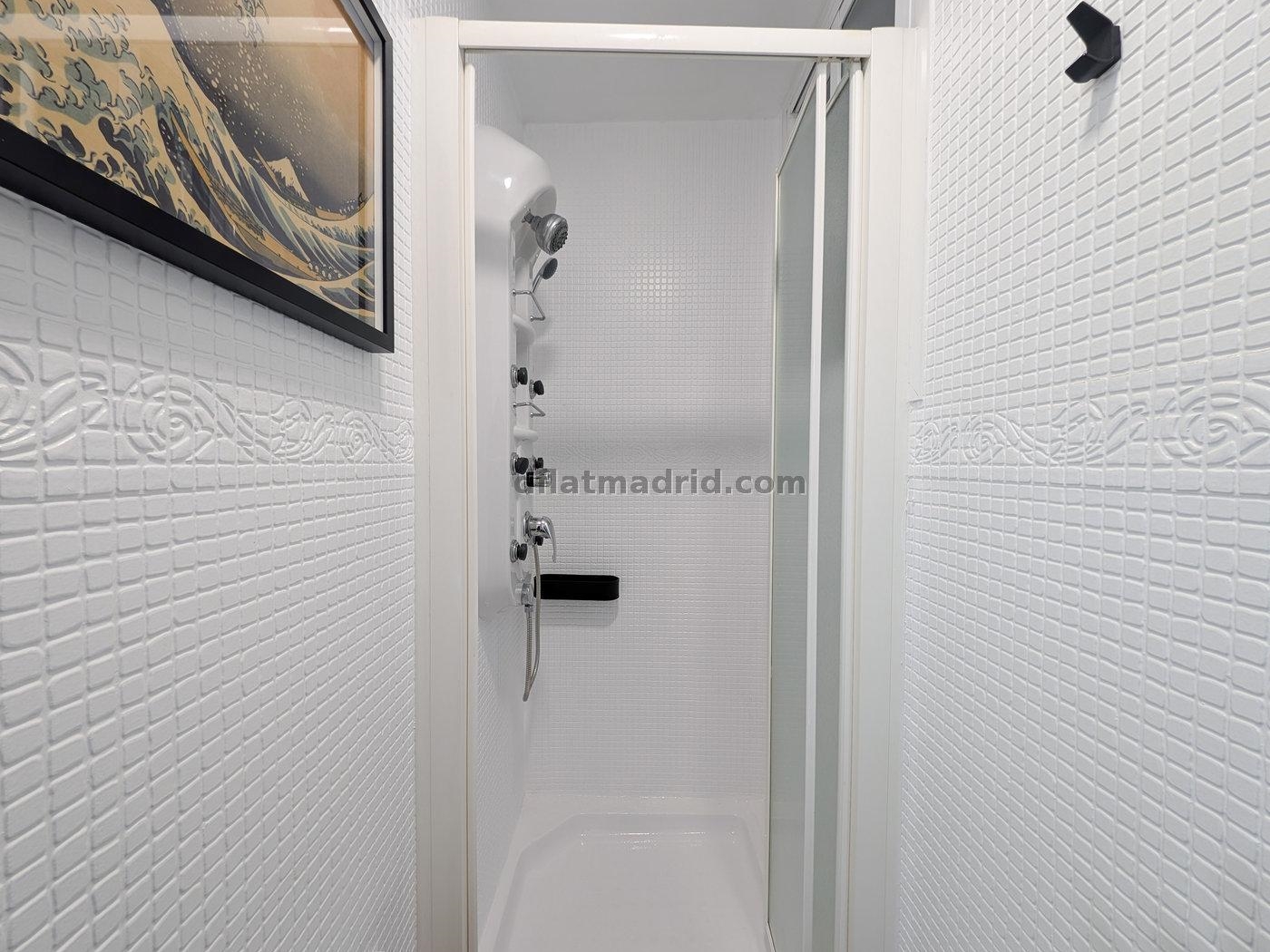 Apartamento Tranquilo en Salamanca de 2 Dormitorios #2002 en Madrid