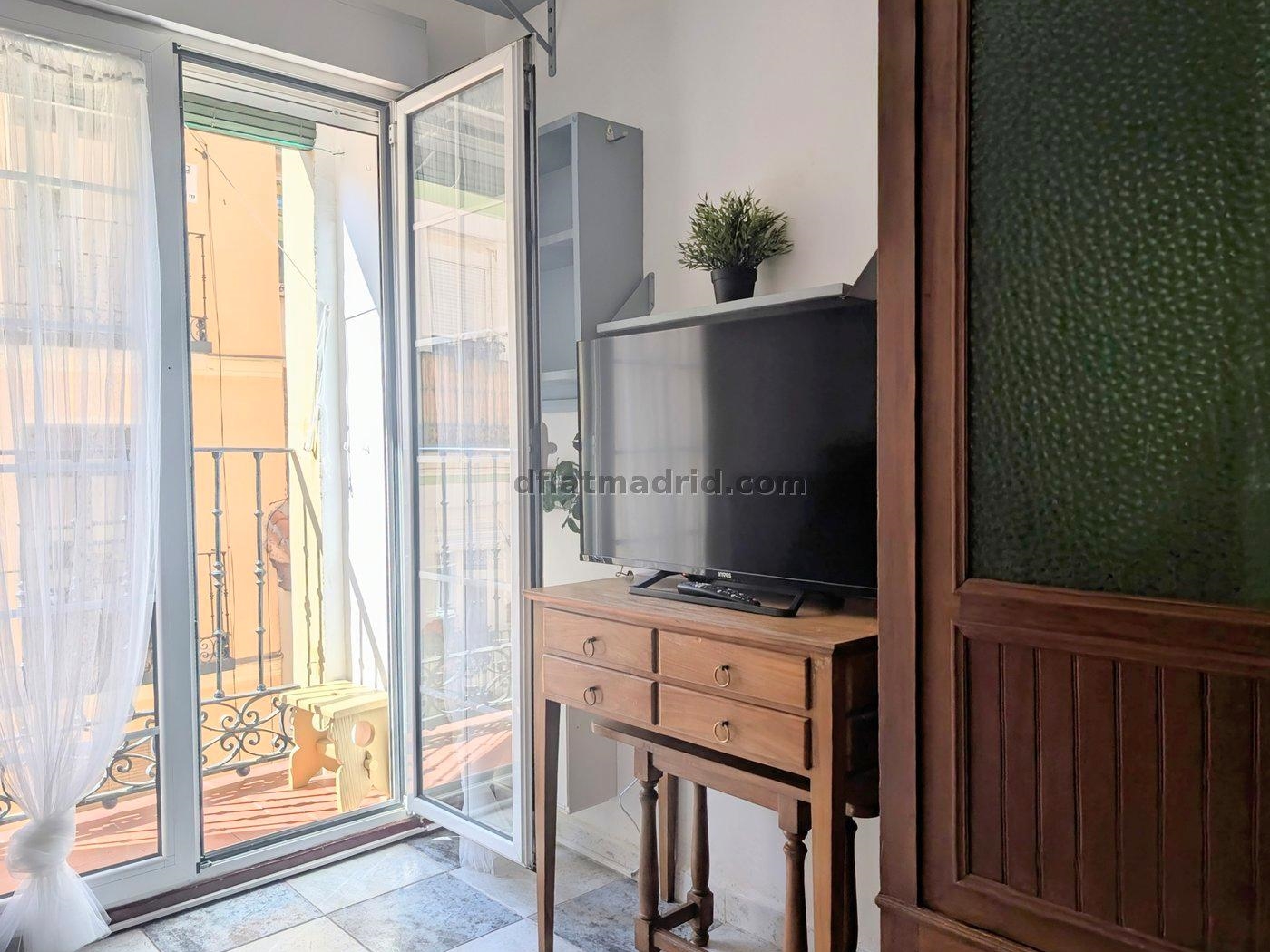 Apartamento con Balcón en Centro Madrid #2004 en Madrid