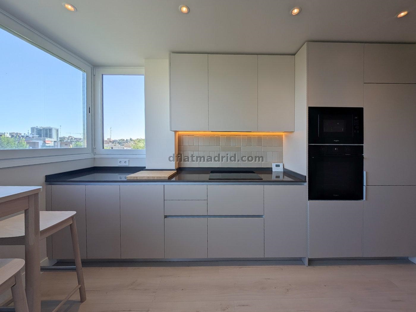 Atico Amplio en Chamartin de 3 Dormitorios con terraza #2014 en Madrid