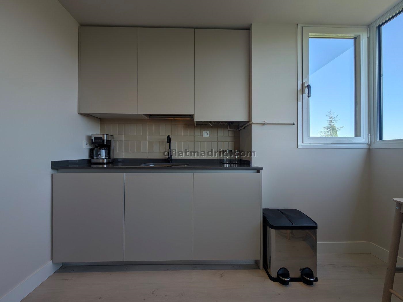 Atico Amplio en Chamartin de 3 Dormitorios con terraza #2014 en Madrid
