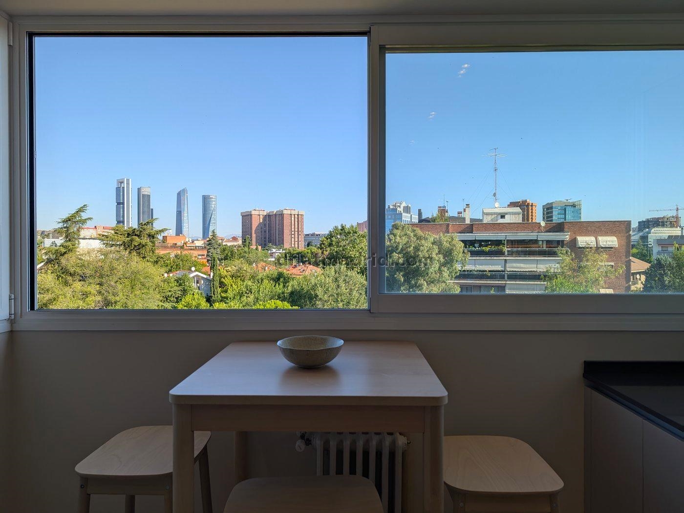 Atico Amplio en Chamartin de 3 Dormitorios con terraza #2014 en Madrid