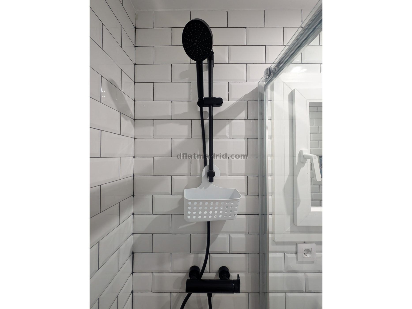 Apartamento en Tetuan de 1 Dormitorio #2027 en Madrid