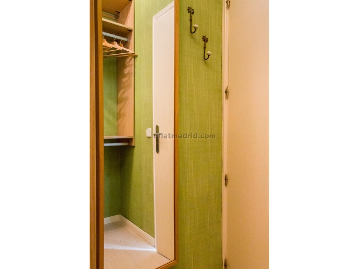 Apartamento en Centro de 1 Dormitorio #2033 en Madrid