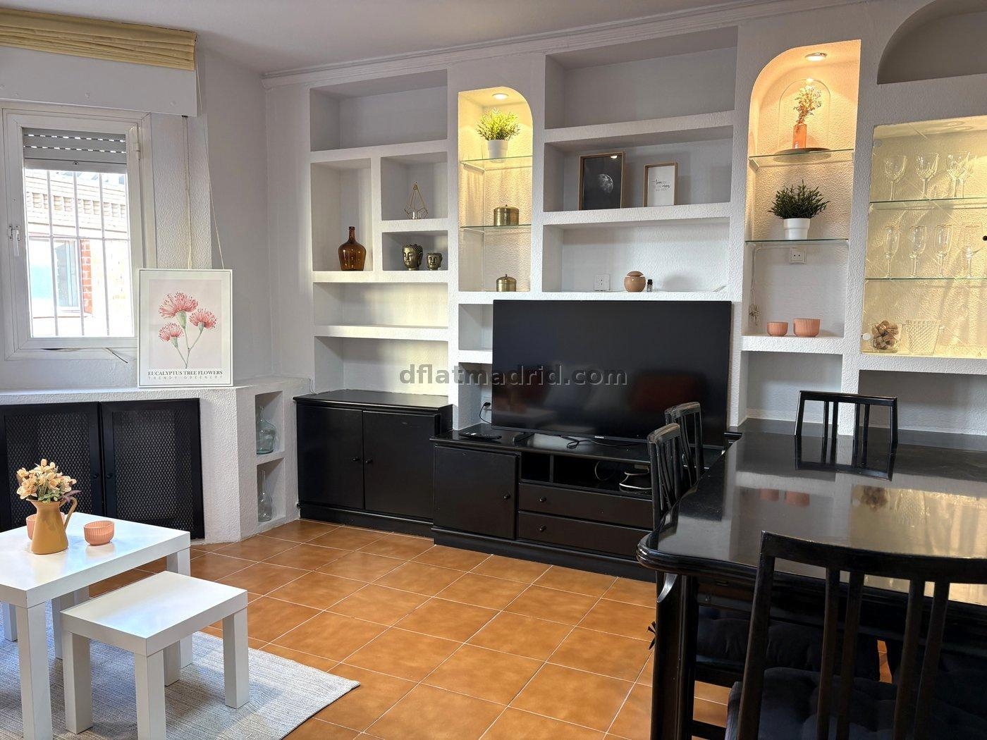 Apartamento Amplio en Tetuan de 3 Dormitorios #2040 en Madrid