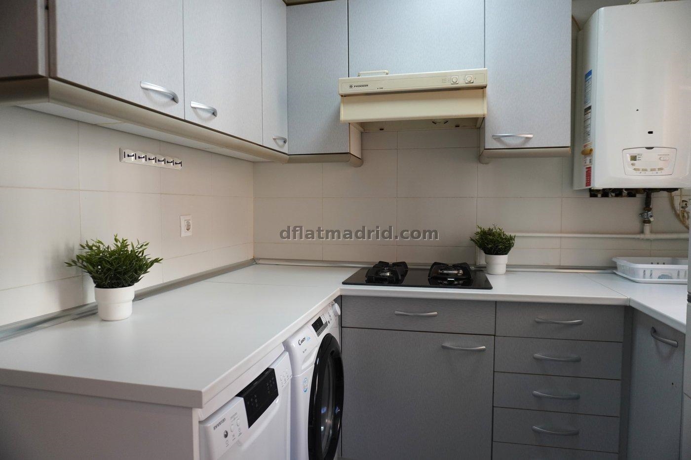 Apartamento Amplio en Tetuan de 3 Dormitorios #2040 en Madrid