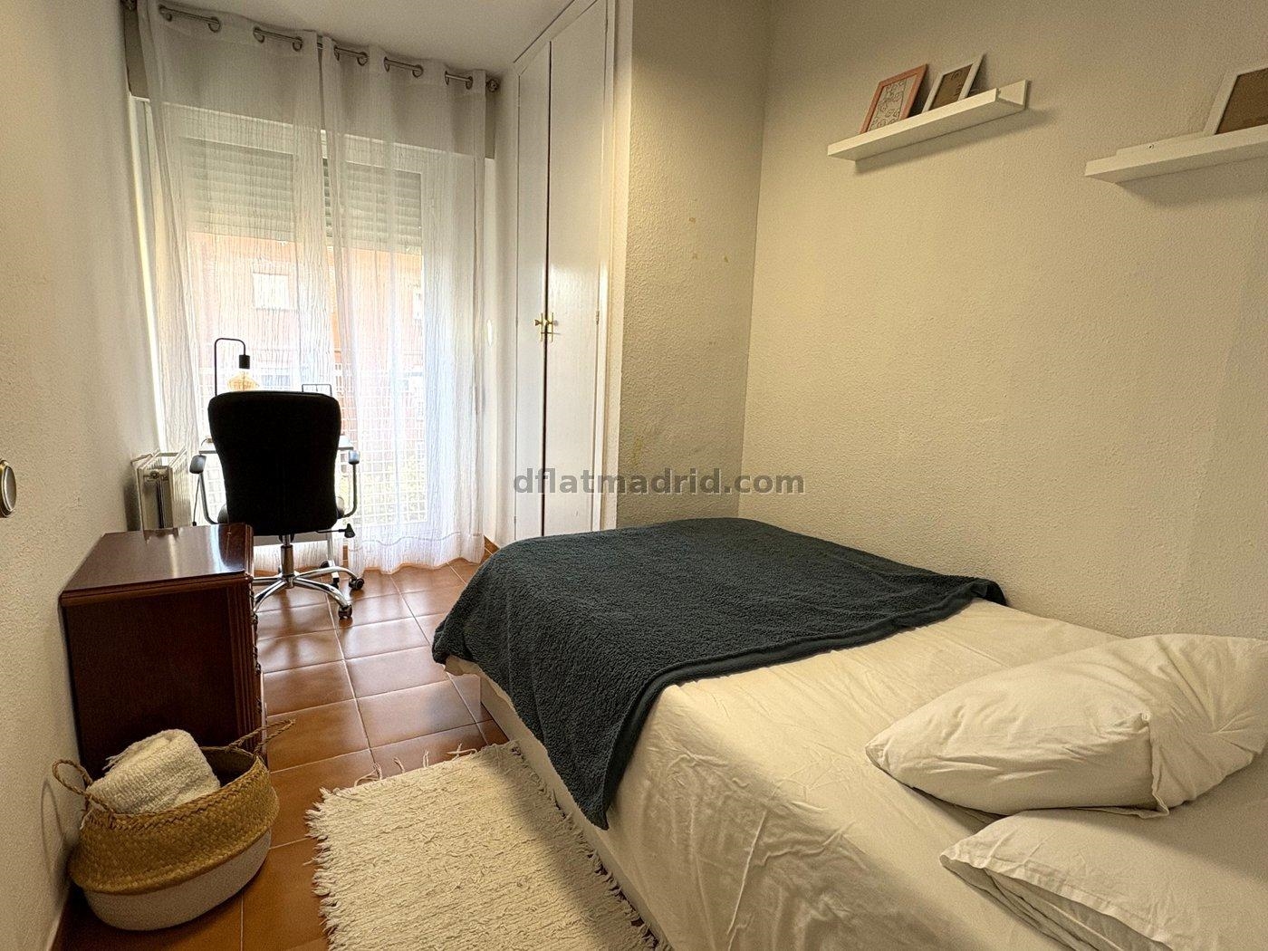 Apartamento Amplio en Tetuan de 3 Dormitorios #2040 en Madrid