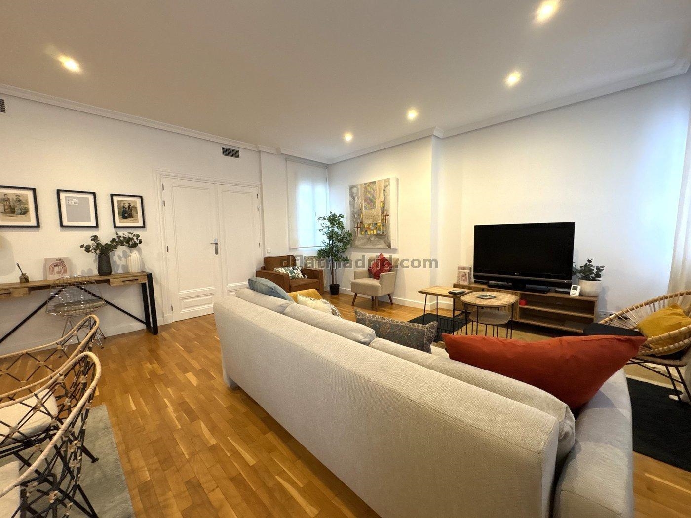 Apartment in Retiro of 2 Bedroom #2041 in Madrid