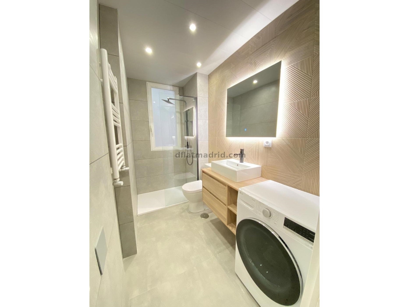 Apartamento Amplio en Chamberi de 3 Dormitorios #2043 en Madrid