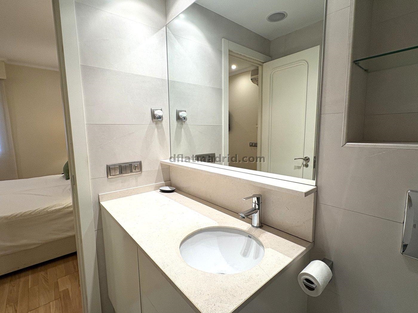 Apartamento en Chamberi de 2 Dormitorios #2045 en Madrid