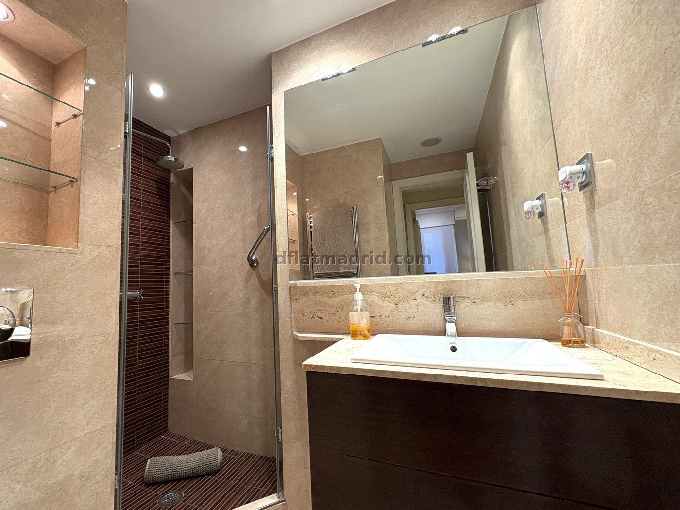 Apartamento en Chamberi de 2 Dormitorios #2045 en Madrid