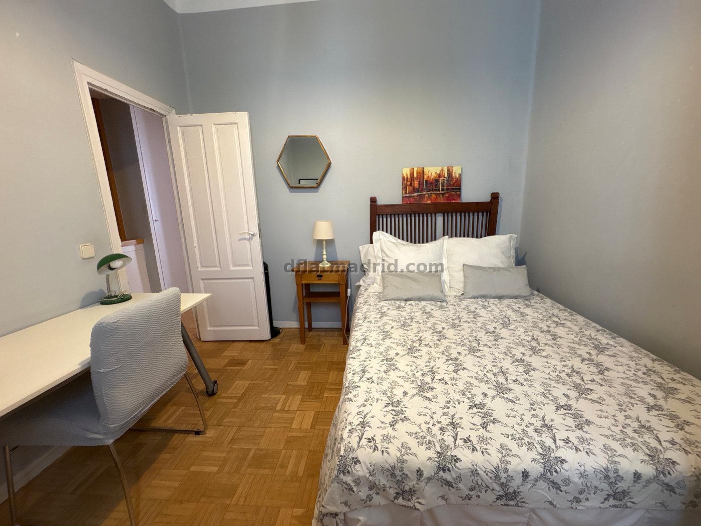 Spacious Apartment in Salamanca of 3 Bedrooms #2077 in Madrid