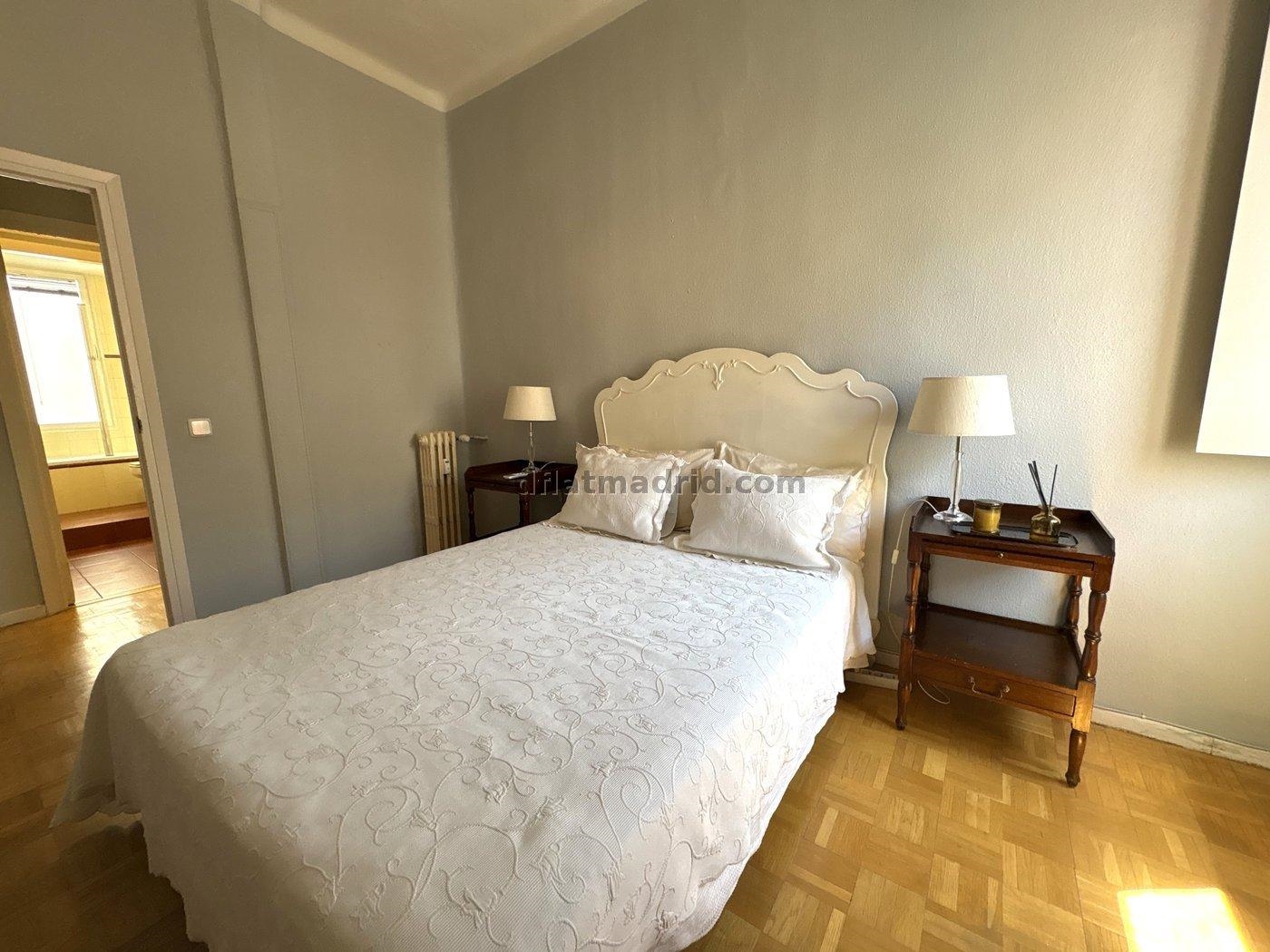 Spacious Apartment in Salamanca of 3 Bedrooms #2077 in Madrid