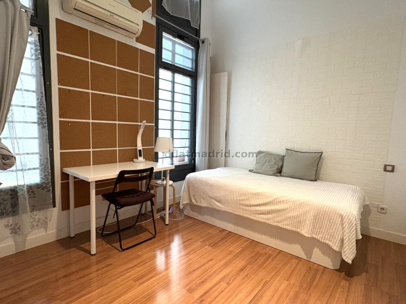 Spacious Apartment in Arganzuela of 3 Bedrooms #2078 in Madrid