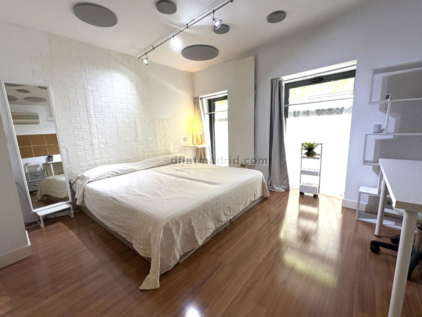 Spacious Apartment in Arganzuela of 3 Bedrooms #2078 in Madrid