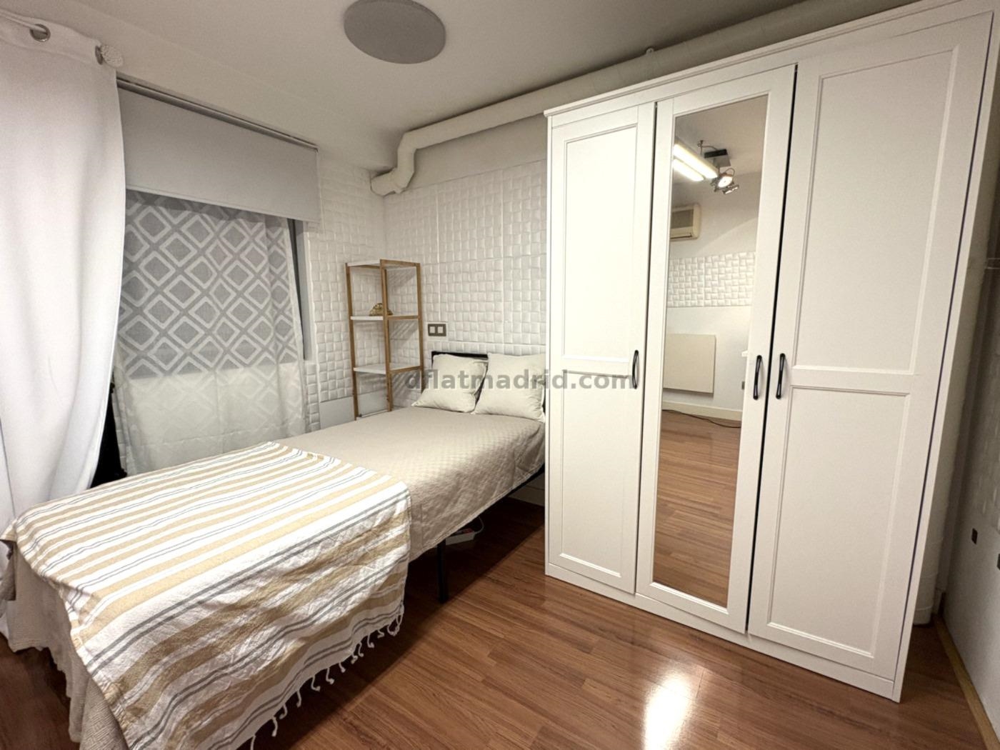 Spacious Apartment in Arganzuela of 3 Bedrooms #2078 in Madrid
