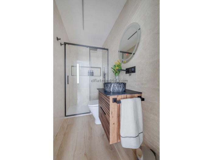 Apartamento Luminoso en Chamartin de 2 Dormitorios #2102 en Madrid