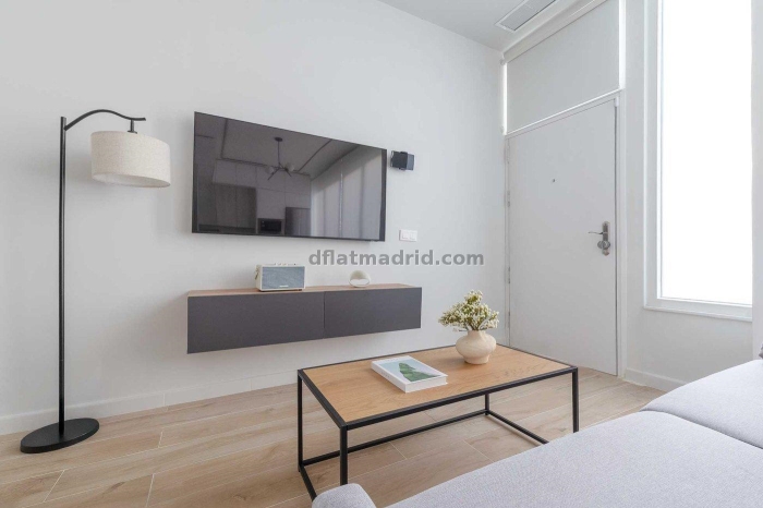 Apartamento Luminoso en Chamartin de 2 Dormitorios #2102 en Madrid