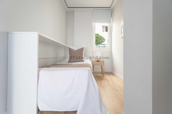 Apartamento Luminoso en Chamartin de 2 Dormitorios #2102 en Madrid