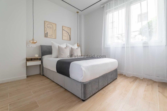 Apartamento Luminoso en Chamartin de 2 Dormitorios #2102 en Madrid
