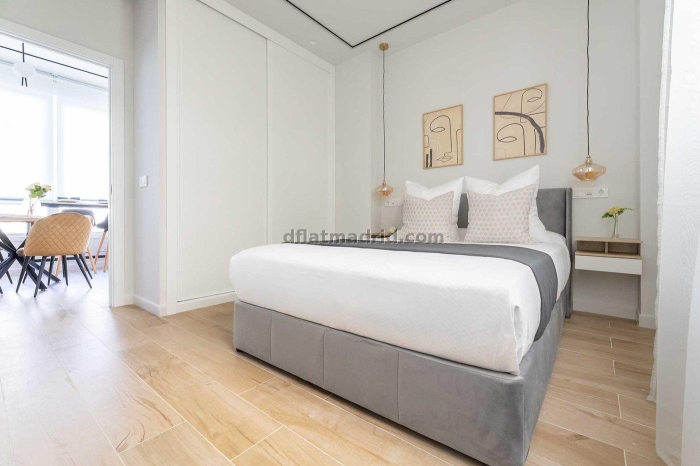 Apartamento Luminoso en Chamartin de 2 Dormitorios #2102 en Madrid