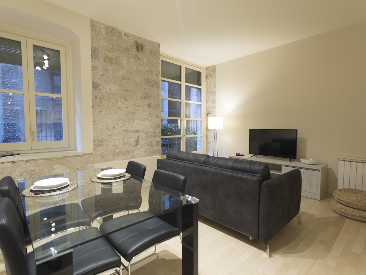 Cort Reial 1A - Holiday apartment in Girona | Bravissimo in Girona