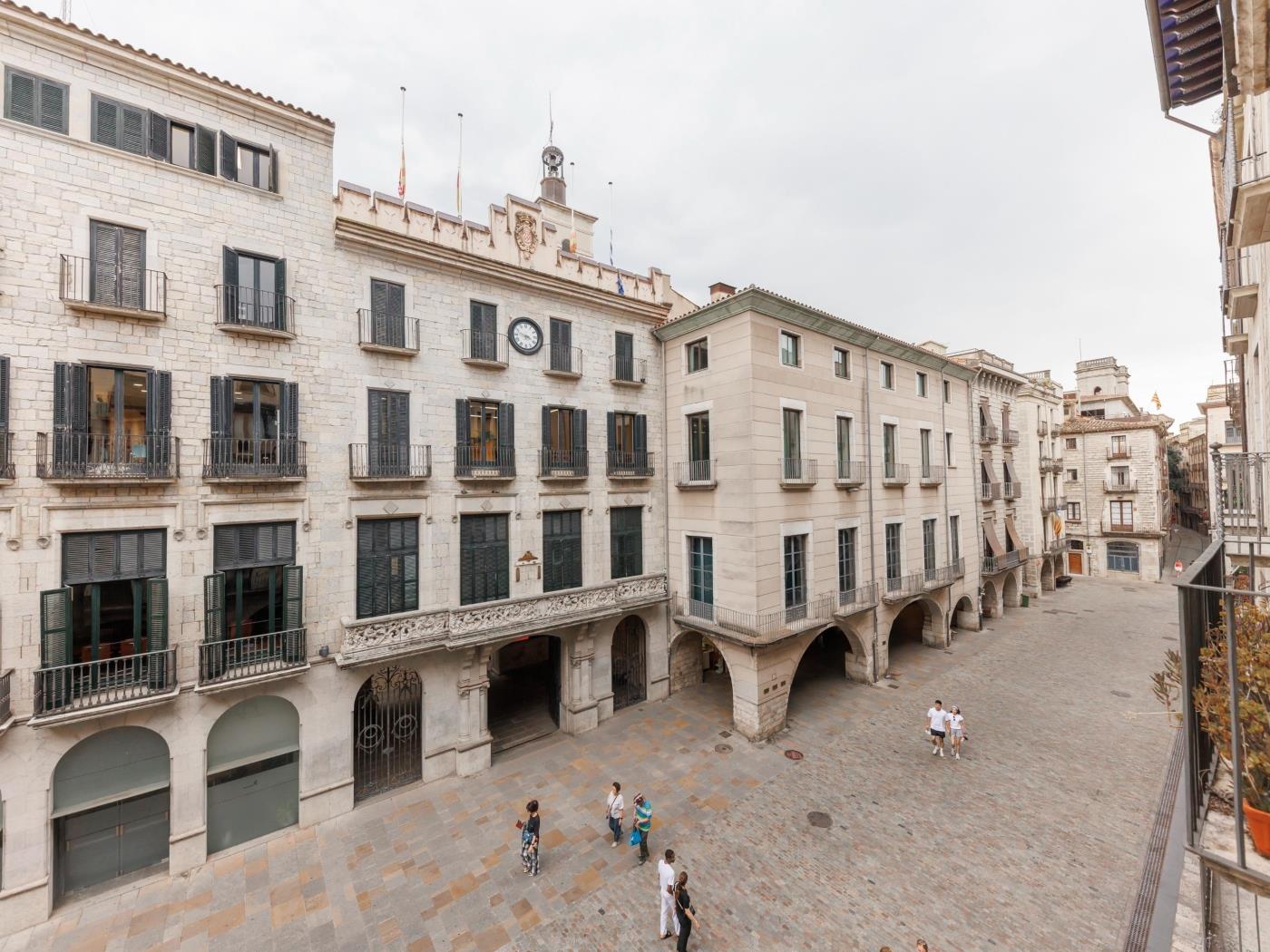 Plaça del Vi - Apartament de vacances a Girona | Bravissimo a Girona