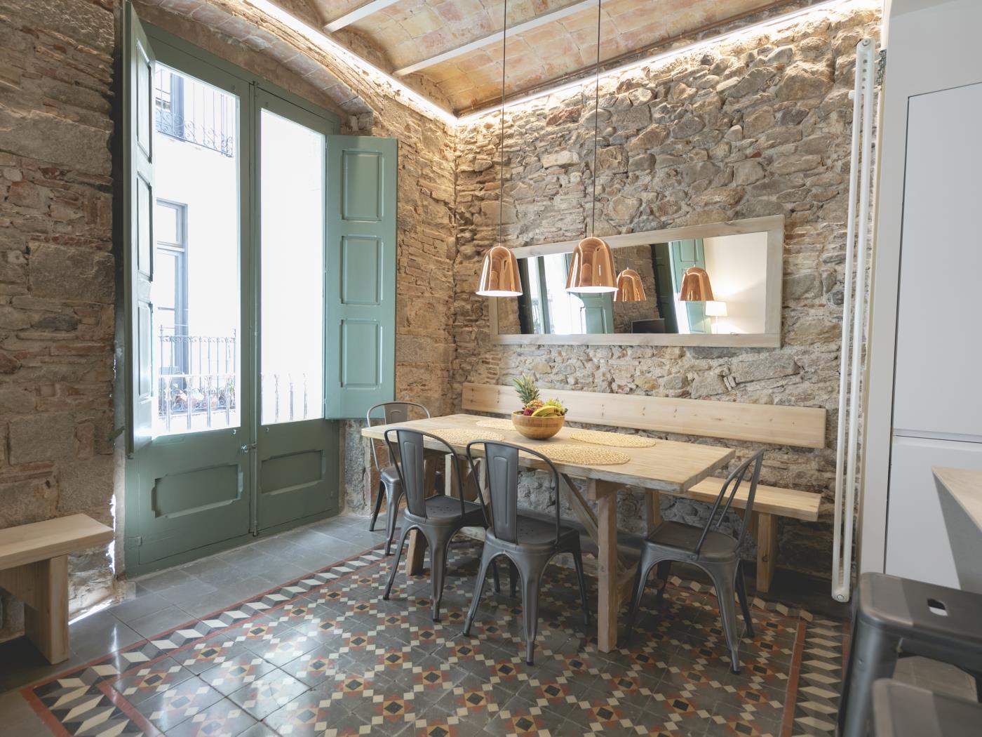 Bravissimo Mercaders 3, unique and with 3 bedrooms in Girona