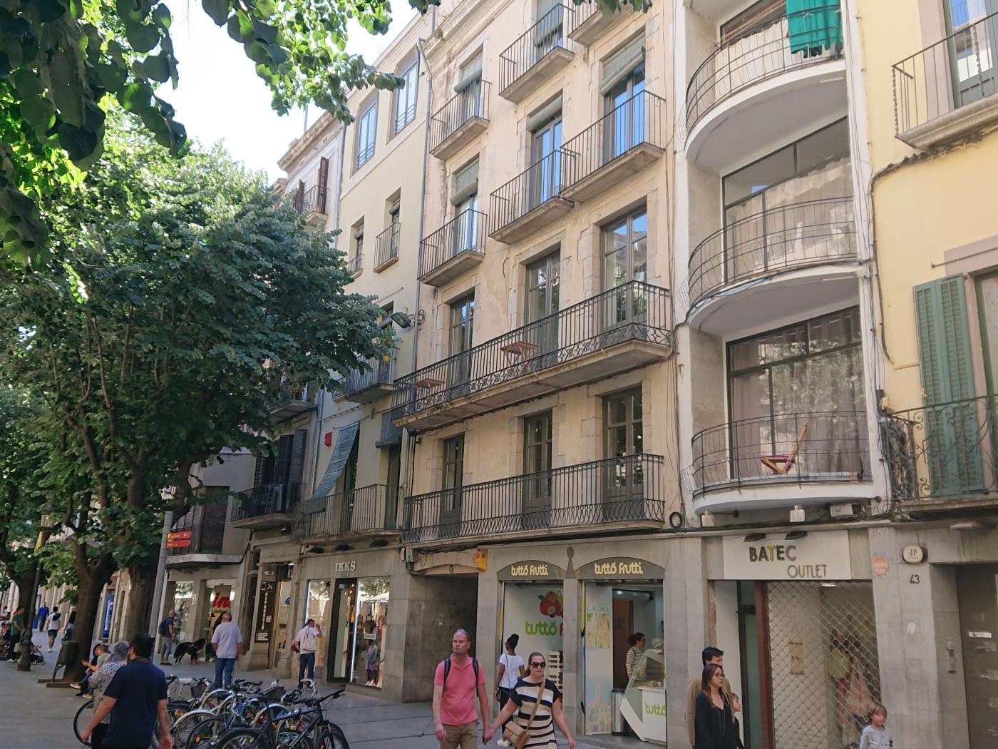 Bravissimo Rambla Eiffel 2, 3 habitacions a Girona