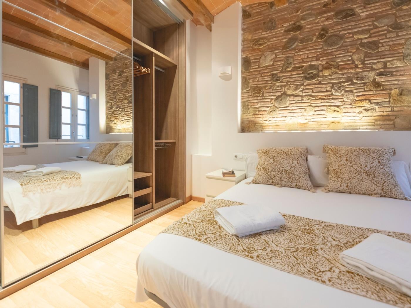 Plaça Raims - Holiday apartment in Girona | Bravissimo in Girona