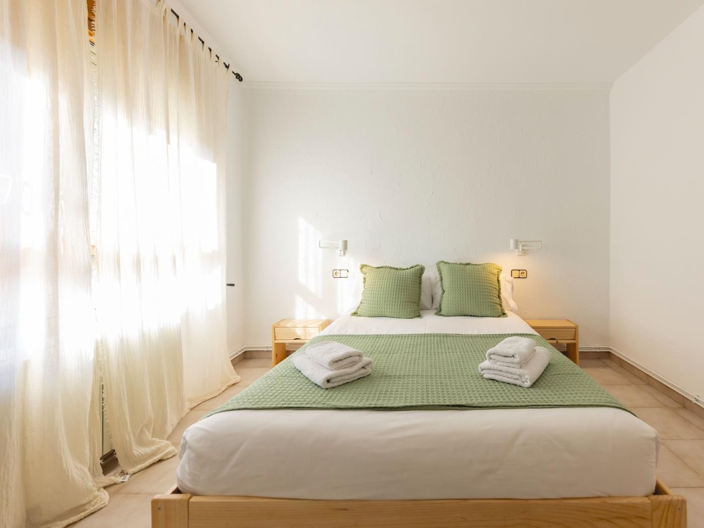 Bravissimo El Lleó, piso vacacional, 4 dormitorios en Girona