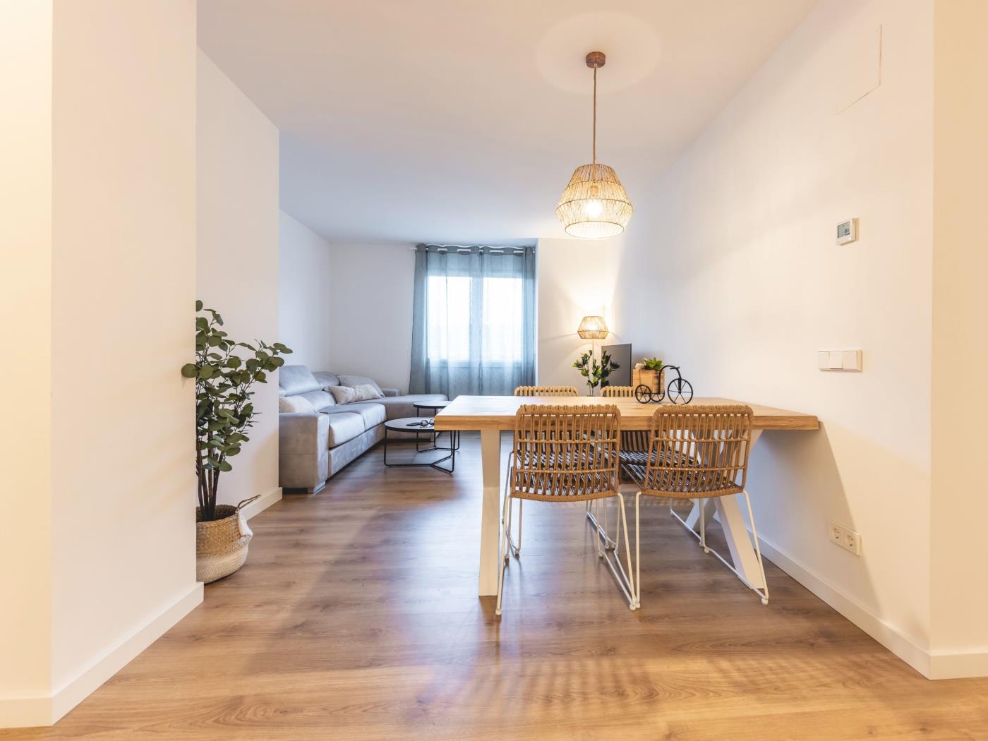 Bravissimo Afra, 2-bedroom apartment in Girona