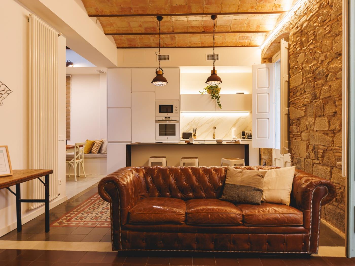 Mercaders 3-1-1 - Holiday Apartment Rental Girona | Bravissimo in Girona