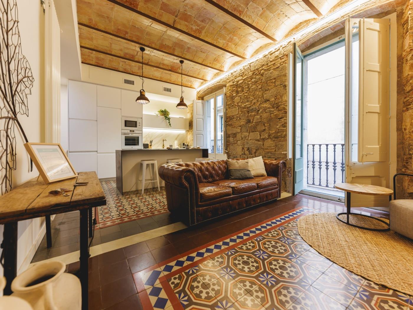 Mercaders 3-1-1 - Holiday Apartment Rental Girona | Bravissimo in Girona
