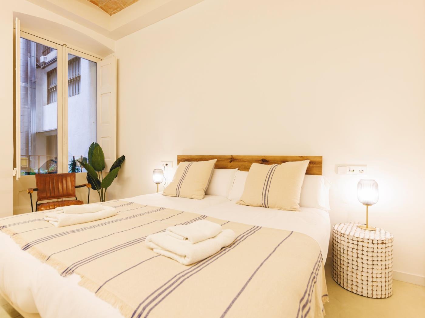 Mercaders 3-1-1 - Holiday Apartment Rental Girona | Bravissimo in Girona