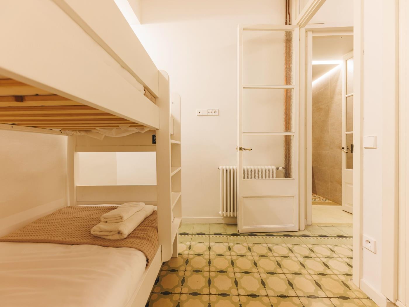 Mercaders 3-1-1 - Holiday Apartment Rental Girona | Bravissimo in Girona