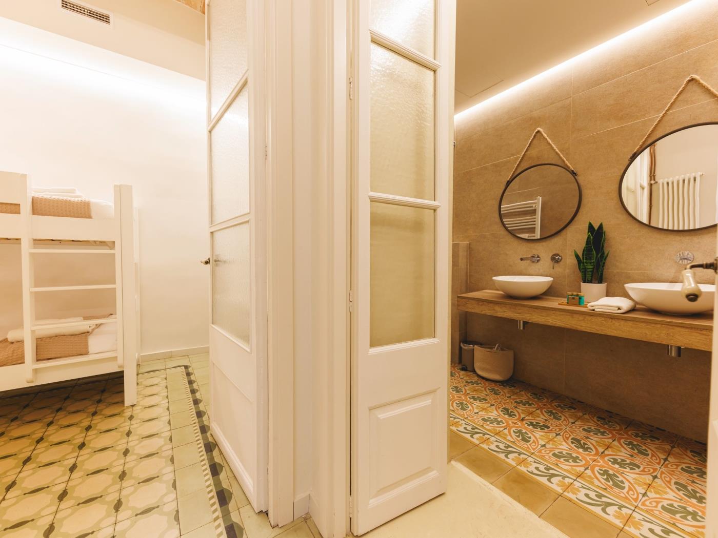 Mercaders 3-1-1 - Holiday Apartment Rental Girona | Bravissimo in Girona