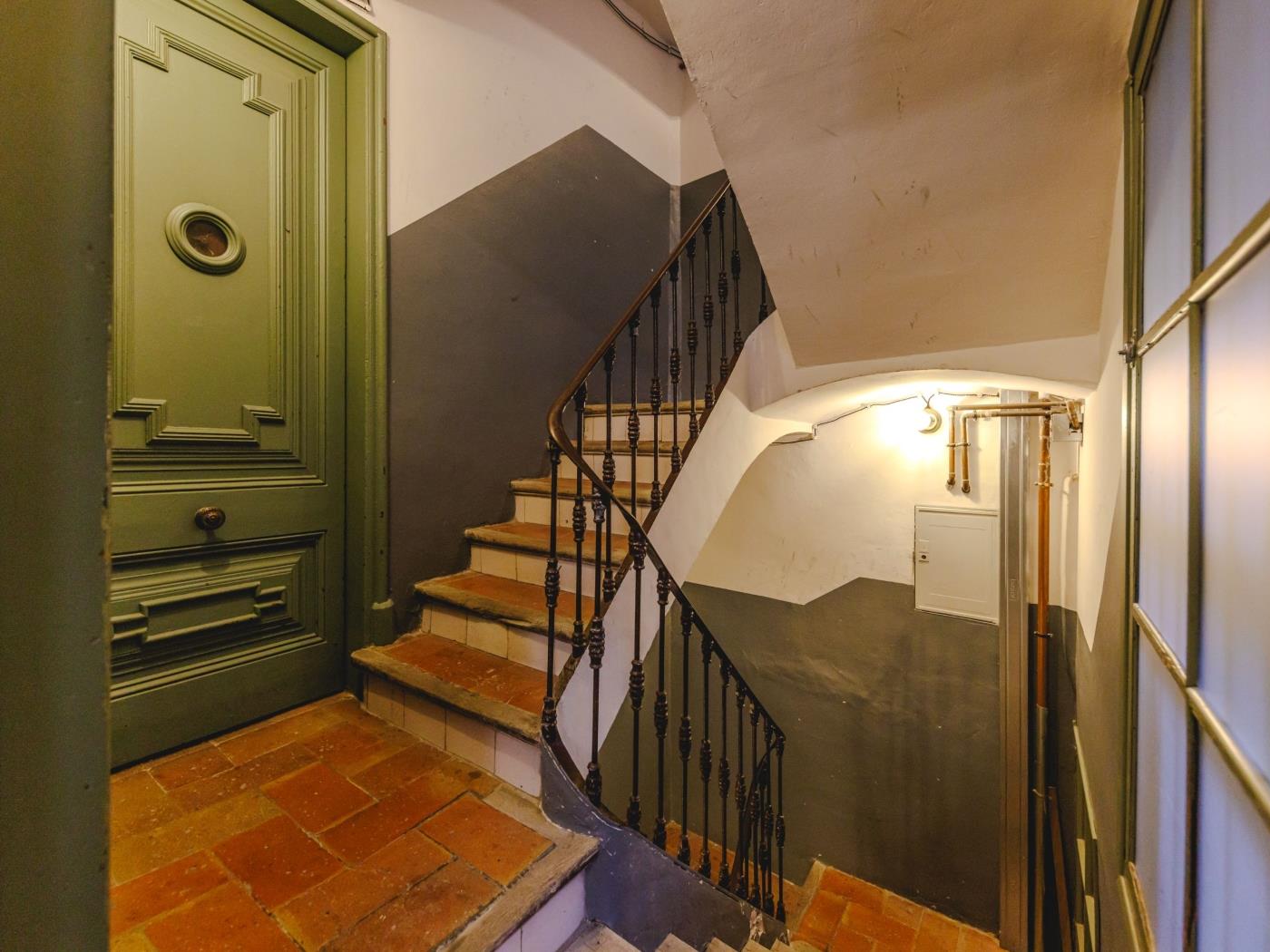 Mercaders 3-1-1 - Holiday Apartment Rental Girona | Bravissimo in Girona