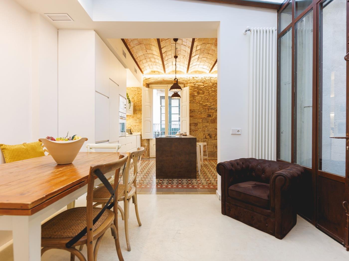 Mercaders 3-1-1 - Holiday Apartment Rental Girona | Bravissimo in Girona