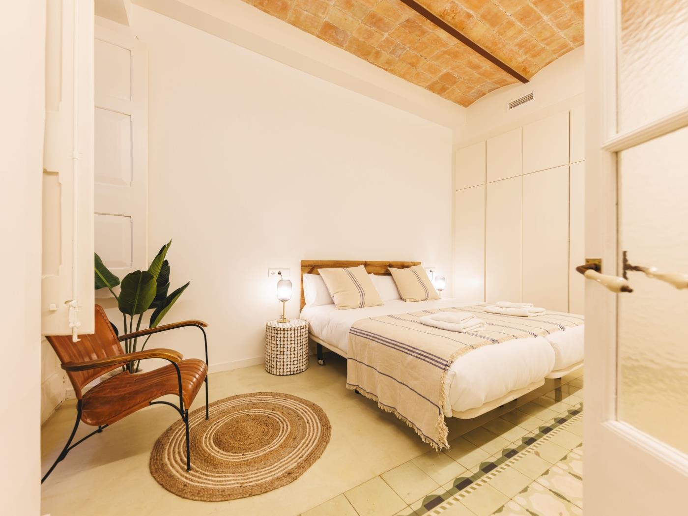 Mercaders 3-1-1 - Holiday Apartment Rental Girona | Bravissimo in Girona