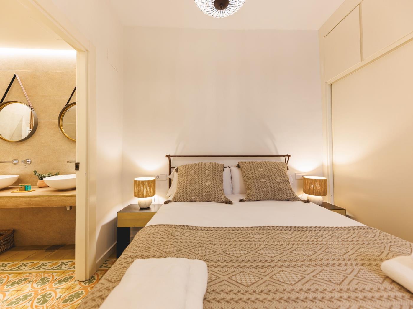 Mercaders 3-1-1 - Holiday Apartment Rental Girona | Bravissimo in Girona
