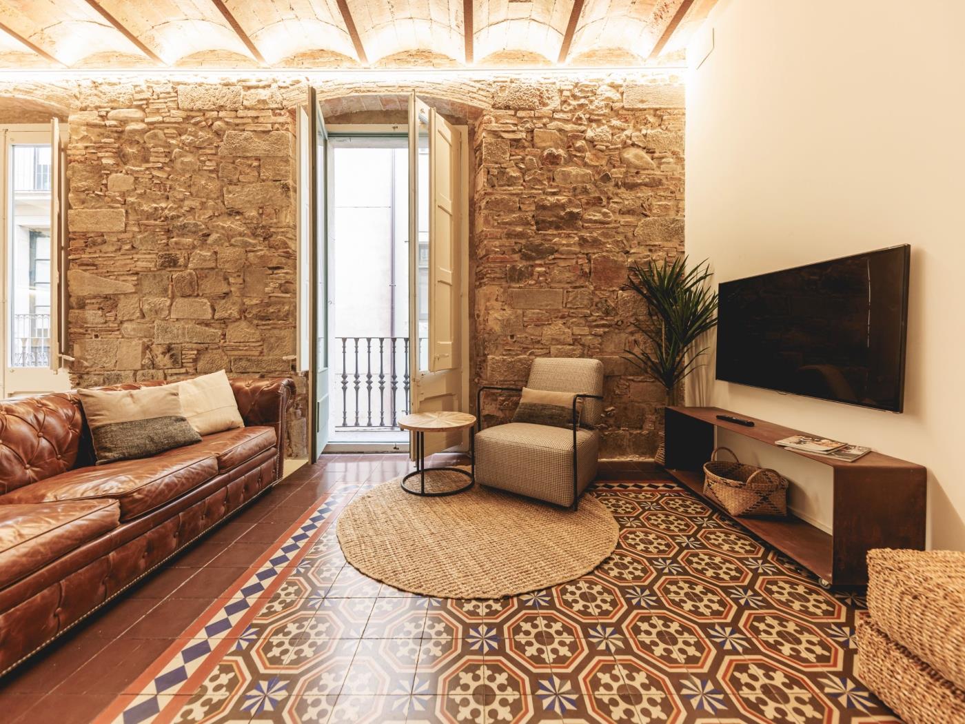 Mercaders 3-1-1 - Holiday Apartment Rental Girona | Bravissimo in Girona