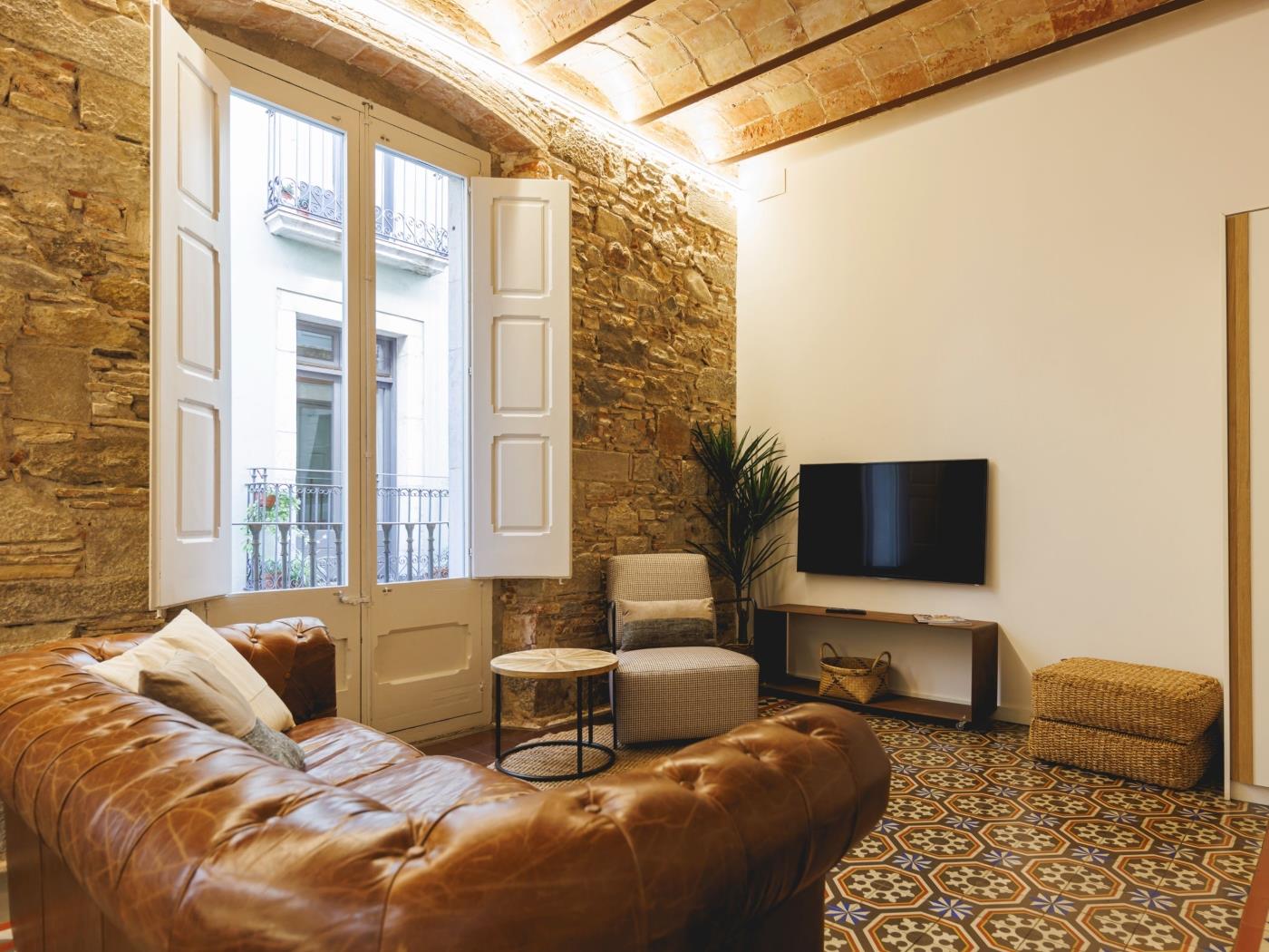 Mercaders 3-1-1 - Holiday Apartment Rental Girona | Bravissimo in Girona