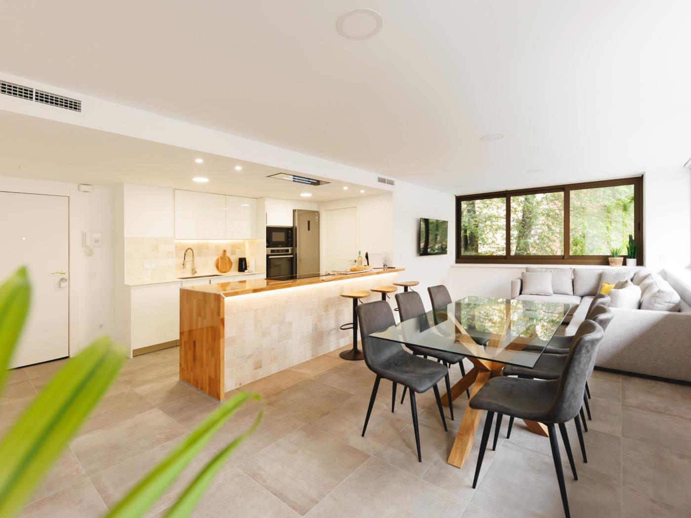 Turbau Entresol B - Holiday Apartment Rental Girona | Bravissimo in Girona