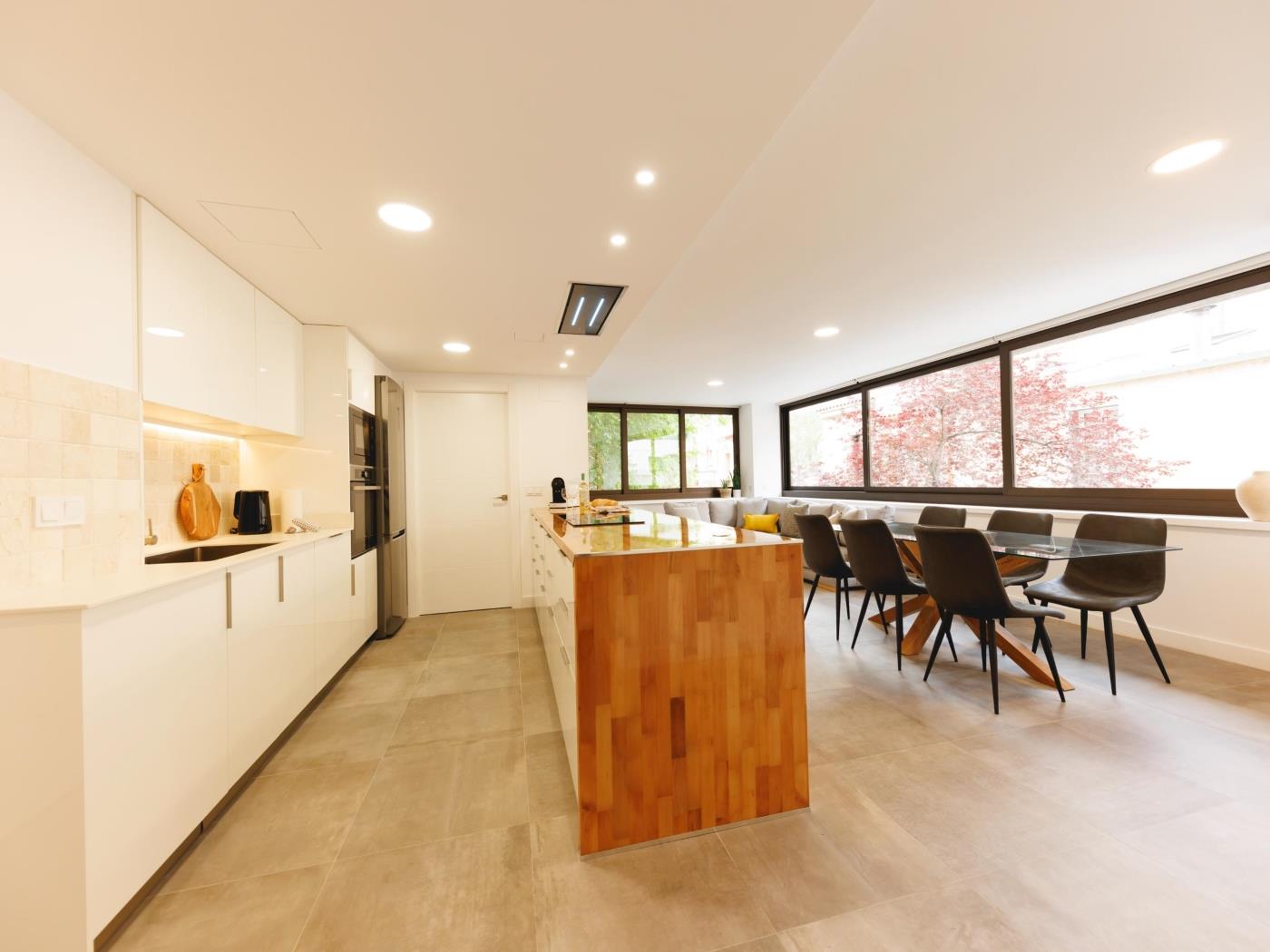 Turbau Entresol B - Holiday Apartment Rental Girona | Bravissimo in Girona