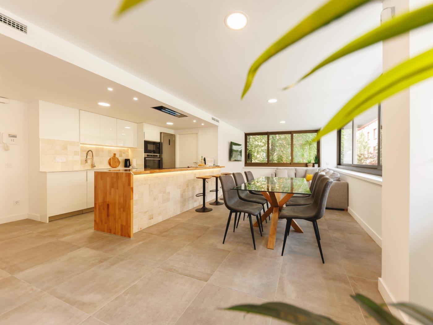 Turbau Entresol B - Holiday Apartment Rental Girona | Bravissimo in Girona