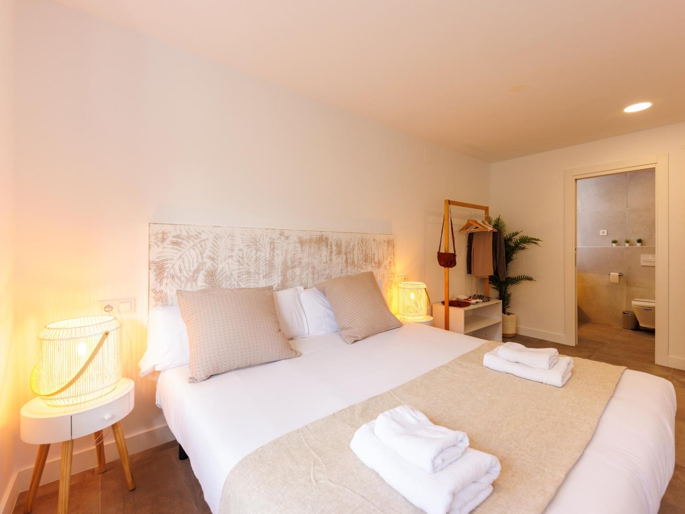 Turbau Entresol B - Holiday Apartment Rental Girona | Bravissimo in Girona